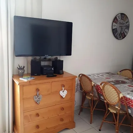 Apartment Charming With Balcony In Montalbert